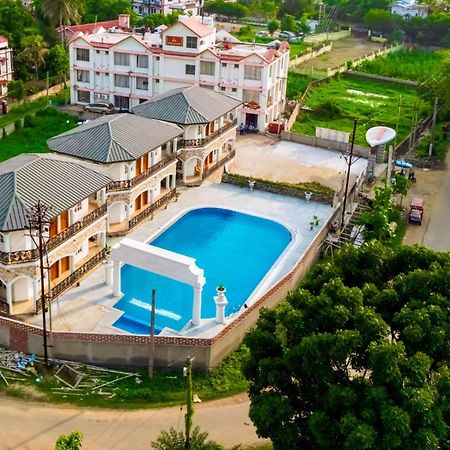 Dip Holidays Shānti Niketan Esterno foto
