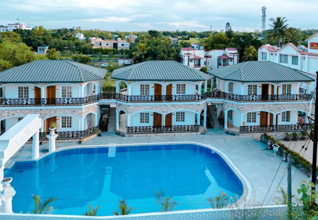 Dip Holidays Shānti Niketan Esterno foto